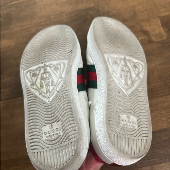 Gucci ace sneakers size 39. Lightly used. - Picture 7 of 9
